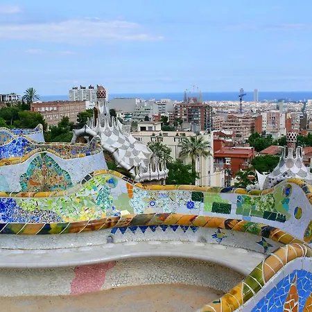 Atic Gaudi-gracia Lägenhet